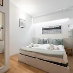 A Due Passi Dal Centro דירה *