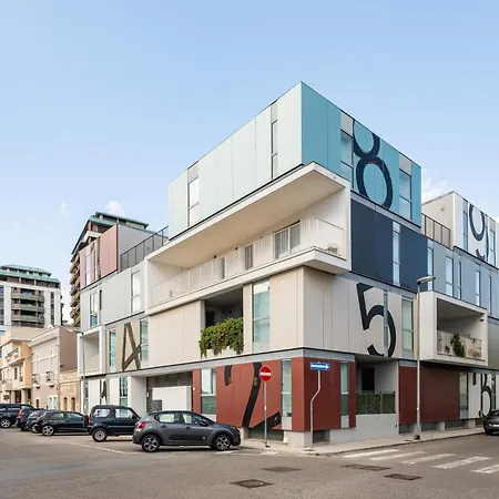 A Due Passi Dal Centro *